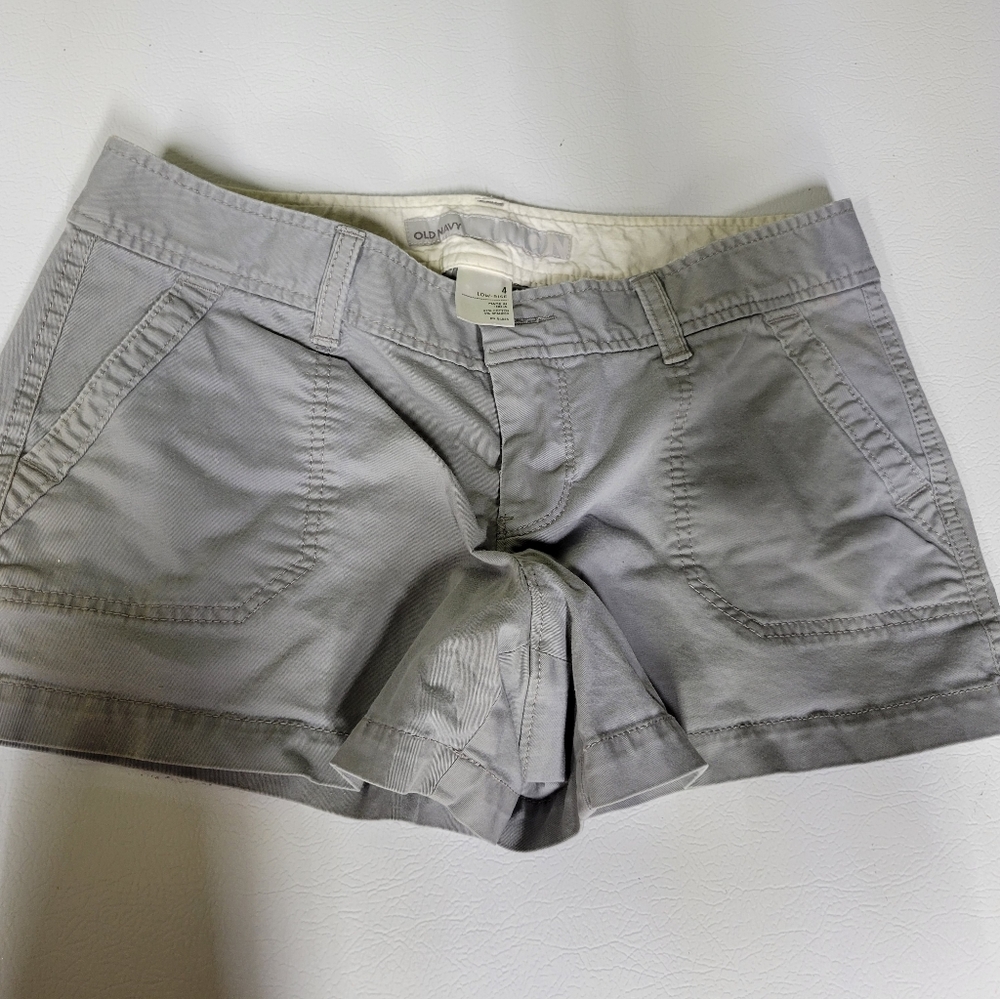 3/$10 Women's size 4 shorts